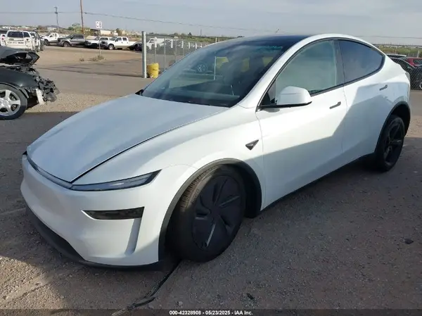7SAYGDEE2TA385254 2026 TESLA MODEL Y - Image 2