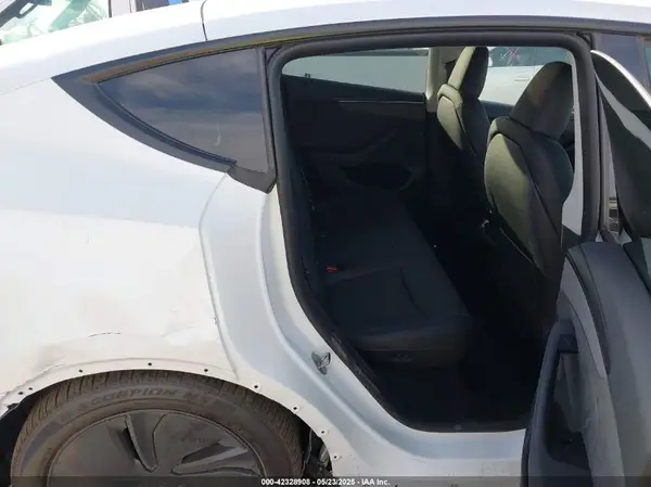 7SAYGDEE2TA385254 2026 TESLA MODEL Y - Image 8