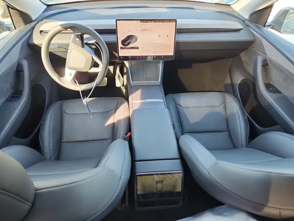 7SAYGDEE2TA393712 2026 TESLA MODEL Y - Image 8