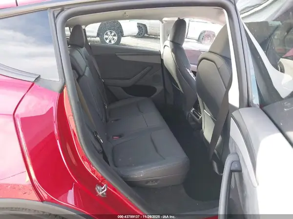 7SAYGDEE2TA396643 2026 TESLA MODEL Y - Image 8