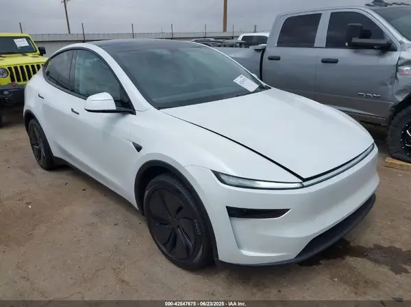 7SAYGDEE2TA411450 2026 TESLA MODEL Y - Image 1