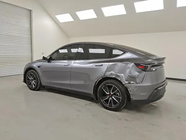 7SAYGDEE2TA411660 2026 TESLA MODEL Y - Image 2