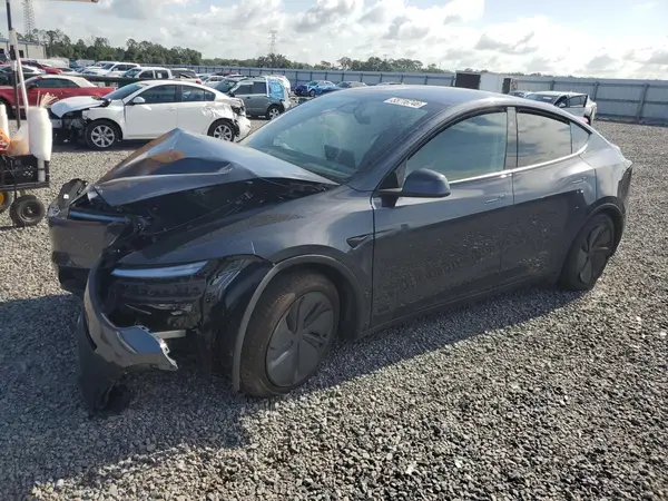 7SAYGDEE2TA438101 2026 TESLA MODEL Y - Image 1