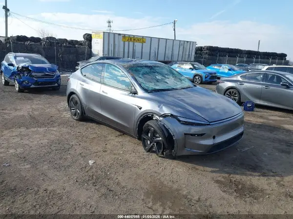 7SAYGDEE2TA455271 2026 TESLA MODEL Y - Image 1