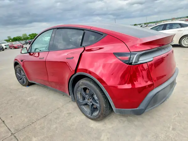 7SAYGDEE2TA456291 2026 TESLA MODEL Y - Image 2