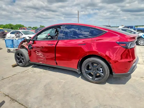 7SAYGDEE2TA456551 2026 TESLA MODEL Y - Image 2
