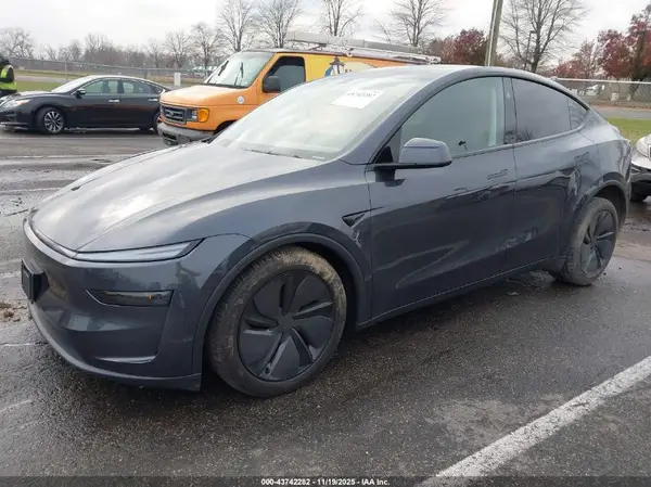 7SAYGDEE2TA470921 2026 TESLA MODEL Y - Image 2