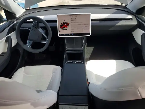 7SAYGDEE2TA478307 2026 TESLA MODEL Y - Image 8