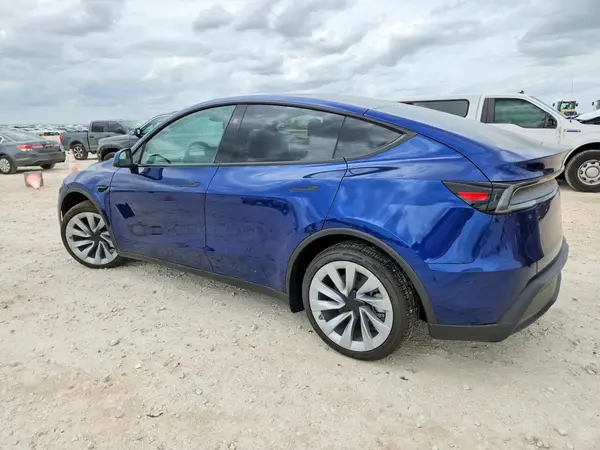 7SAYGDEE2TA575880 2026 TESLA MODEL Y - Image 2