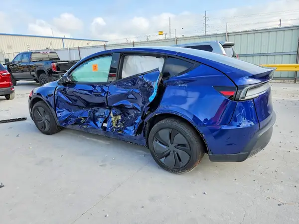 7SAYGDEE2TA634698 2026 TESLA MODEL Y - Image 2