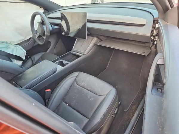 7SAYGDEE2TA634698 2026 TESLA MODEL Y - Image 8