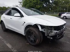 7SAYGDEE2TA640369 2026 TESLA MODEL Y