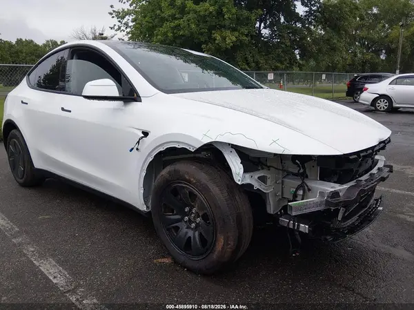 7SAYGDEE2TA640369 2026 TESLA MODEL Y - Image 1