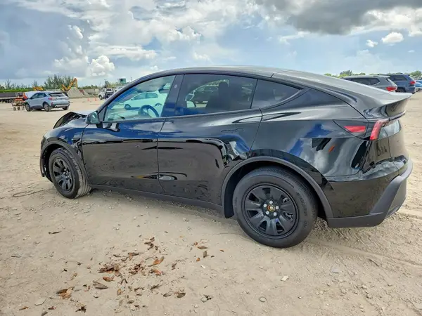 7SAYGDEE2TA686736 2026 TESLA MODEL Y - Image 2
