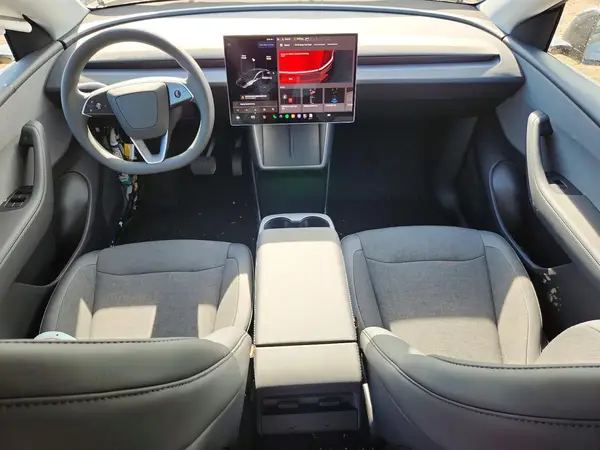 7SAYGDEE2TA687109 2026 TESLA MODEL Y - Image 8