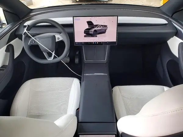 7SAYGDEE2TA696943 2026 TESLA MODEL Y - Image 8