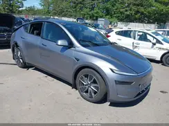7SAYGDEE2TF321895 2026 TESLA MODEL Y