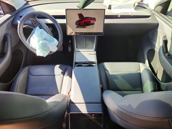 7SAYGDEE2TF322626 2026 TESLA MODEL Y - Image 8