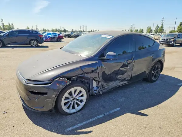 7SAYGDEE2TF328927 2026 TESLA MODEL Y - Image 1