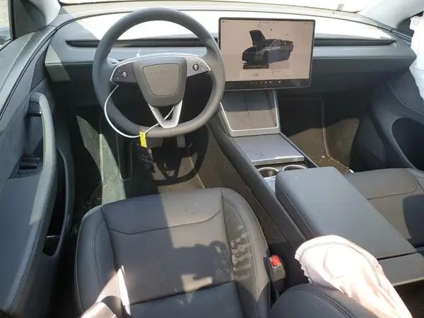 7SAYGDEE2TF329883 2026 TESLA MODEL Y - Image 8
