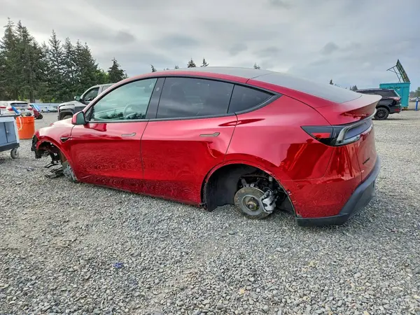 7SAYGDEE2TF330161 2026 TESLA MODEL Y - Image 2