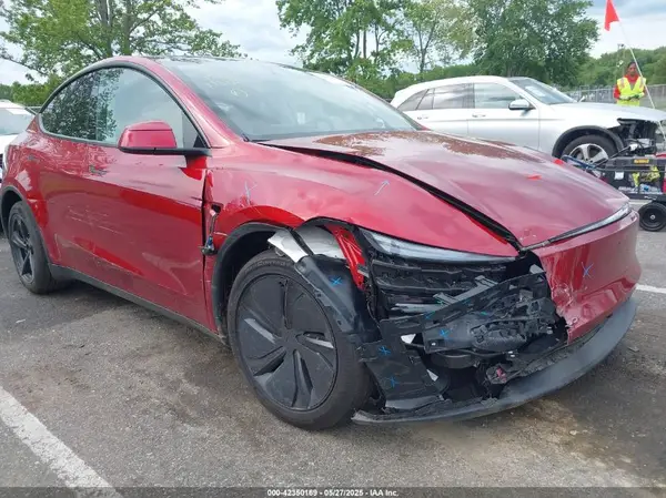 7SAYGDEE2TF334260 2026 TESLA MODEL Y - Image 1