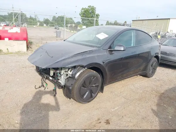 7SAYGDEE2TF336851 2026 TESLA MODEL Y - Image 2