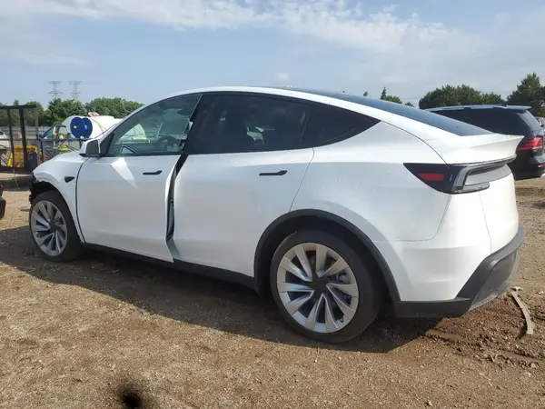 7SAYGDEE2TF338406 2026 TESLA MODEL Y - Image 2