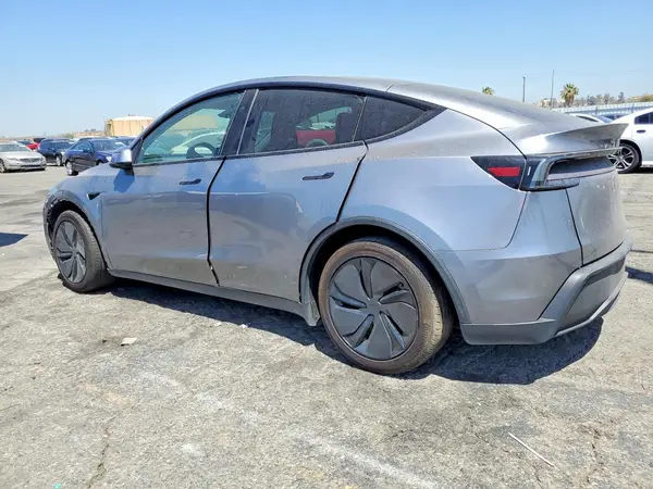 7SAYGDEE2TF343637 2026 TESLA MODEL Y - Image 2