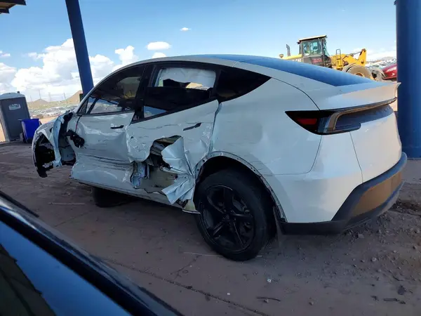 7SAYGDEE2TF345792 2026 TESLA MODEL Y - Image 2