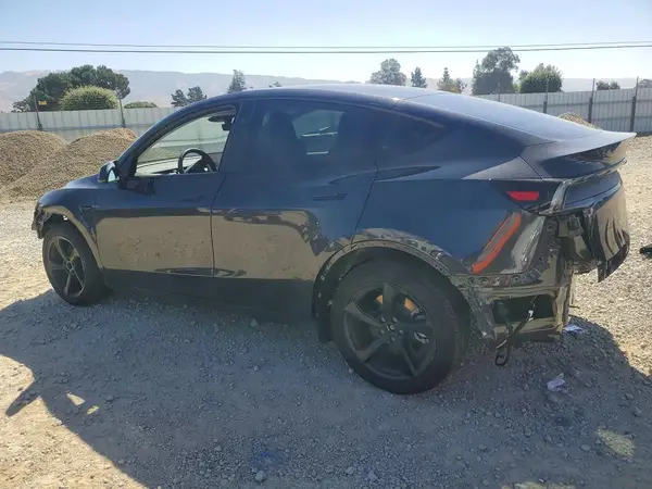7SAYGDEE2TF357957 2026 TESLA MODEL Y - Image 2