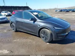 7SAYGDEE2TF367677 2026 TESLA MODEL Y