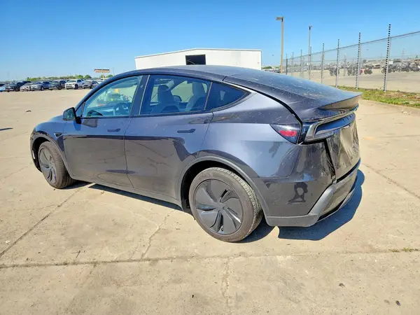 7SAYGDEE2TF370191 2026 TESLA MODEL Y - Image 2