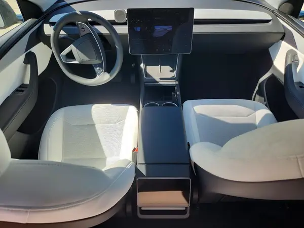 7SAYGDEE2TF370191 2026 TESLA MODEL Y - Image 8