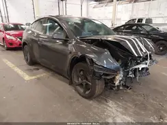 7SAYGDEE2TF376069 2026 TESLA MODEL Y