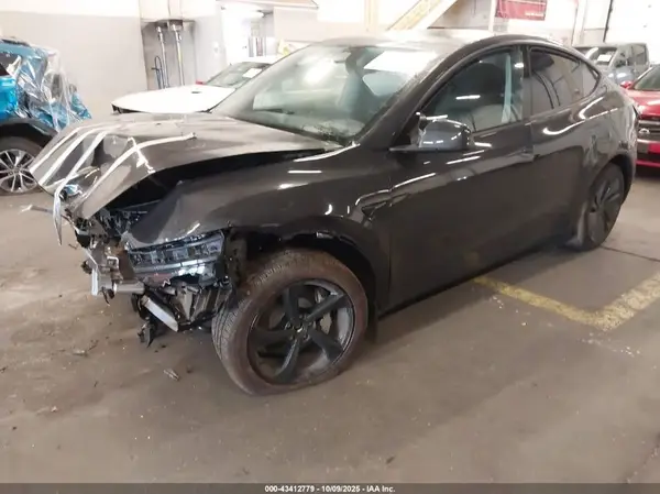 7SAYGDEE2TF376069 2026 TESLA MODEL Y - Image 2