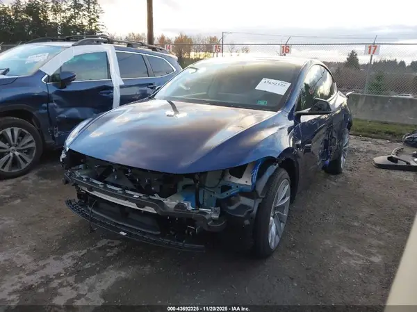 7SAYGDEE2TF377013 2026 TESLA MODEL Y - Image 2