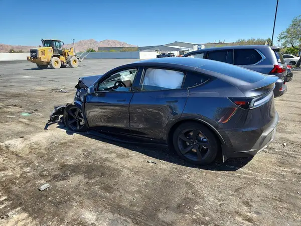 7SAYGDEE2TF391588 2026 TESLA MODEL Y - Image 2