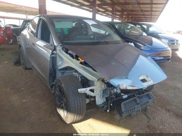 7SAYGDEE2TF404856 2026 TESLA MODEL Y - Image 1