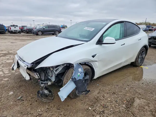 7SAYGDEE2TF418756 2026 TESLA MODEL Y - Image 1