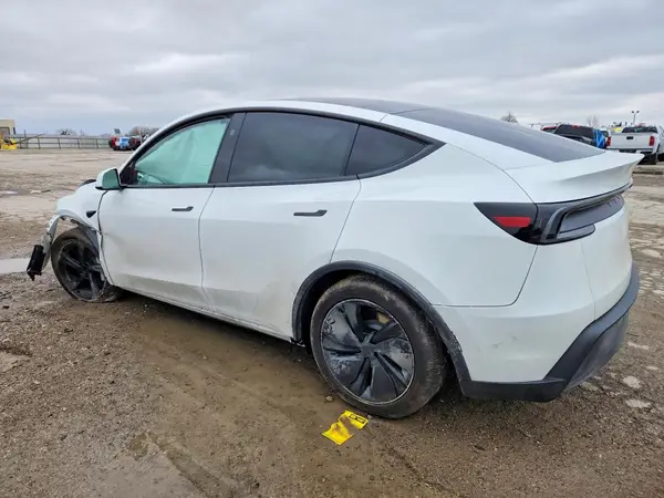 7SAYGDEE2TF418756 2026 TESLA MODEL Y - Image 2