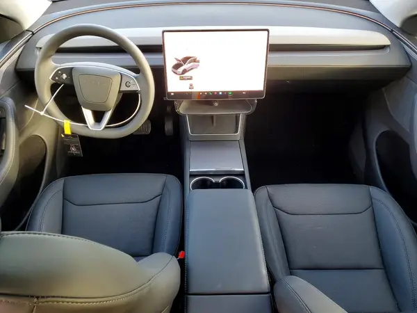 7SAYGDEE2TF438098 2026 TESLA MODEL Y - Image 8
