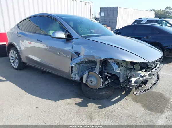 7SAYGDEE2TF442751 2026 TESLA MODEL Y - Image 1