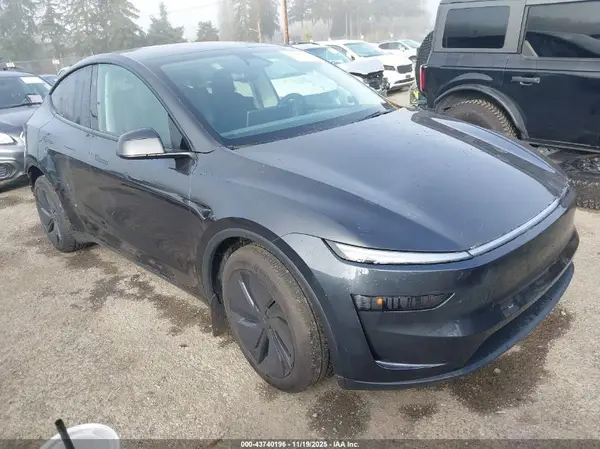 7SAYGDEE2TF444077 2026 TESLA MODEL Y - Image 1