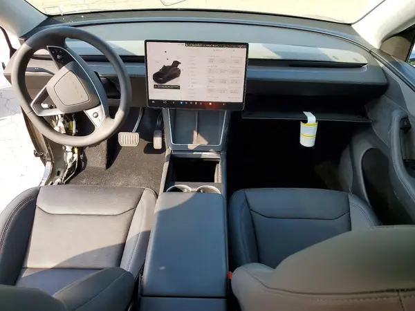7SAYGDEE2TF460683 2026 TESLA MODEL Y - Image 8