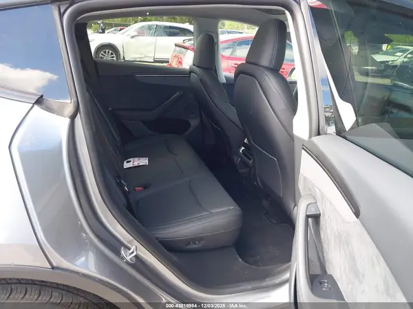 7SAYGDEE2TF461462 2026 TESLA MODEL Y - Image 8
