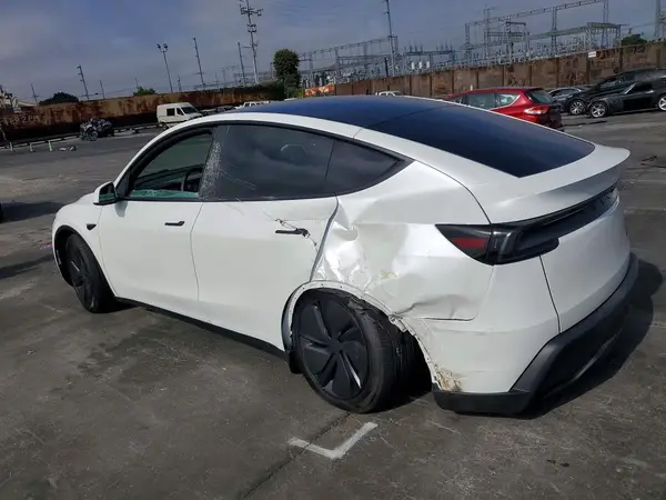 7SAYGDEE2TF570844 2026 TESLA MODEL Y - Image 2