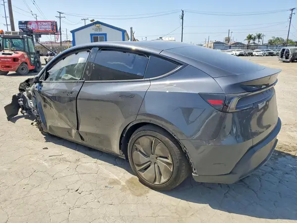7SAYGDEE2TF574957 2026 TESLA MODEL Y - Image 2