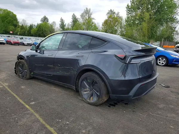 7SAYGDEE2TF599230 2026 TESLA MODEL Y - Image 2