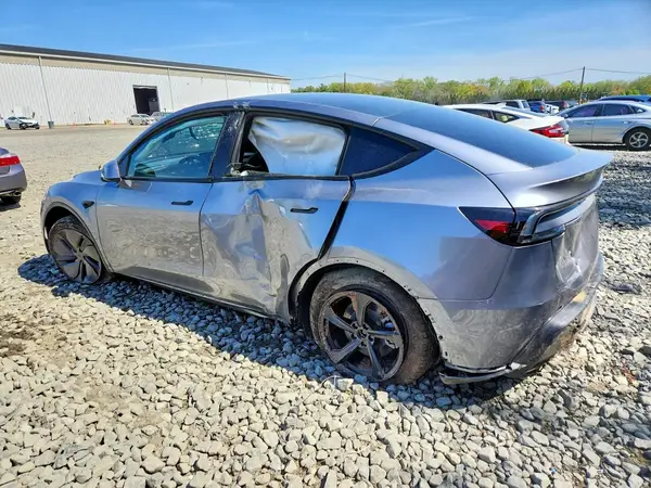 7SAYGDEE2TF602126 2026 TESLA MODEL Y - Image 2